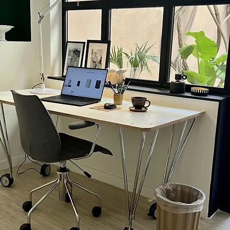 Arty Avec Patio Apartment *