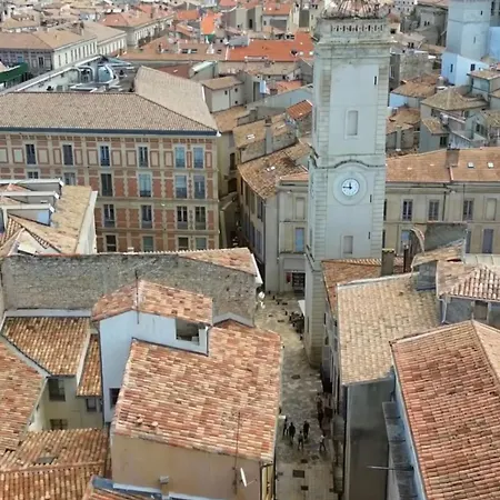 Arty Avec Patio Nîmes