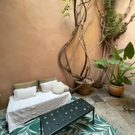 Apartment Arty Avec Patio