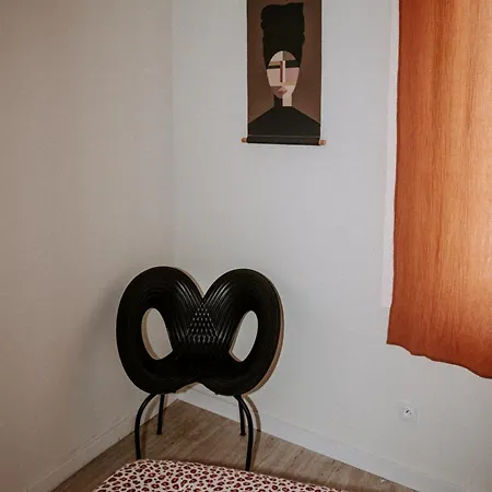 Arty Avec Patio Apartamento Nîmes