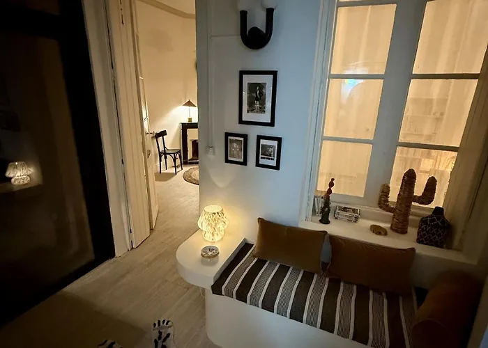 Arty Avec Patio Nîmes